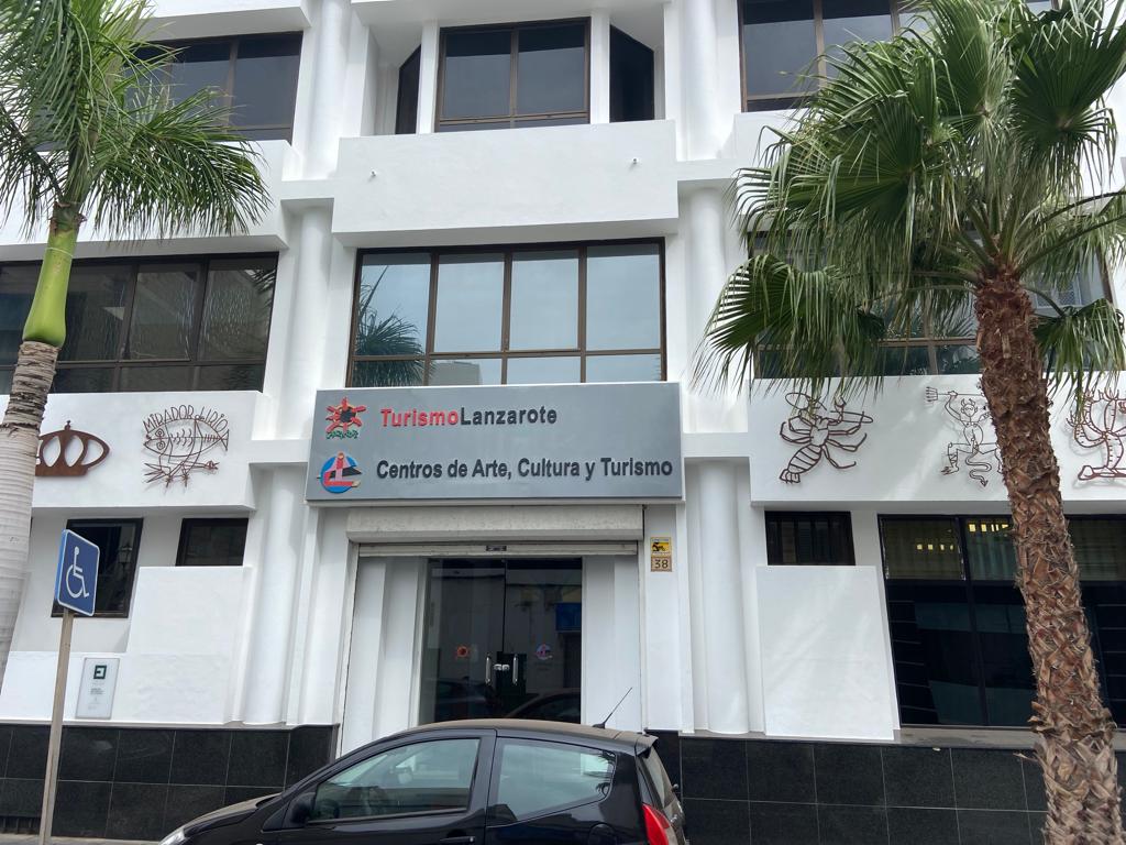 Fachada de los Centros de Arte, Cultura y Turismo de Lanzarote.