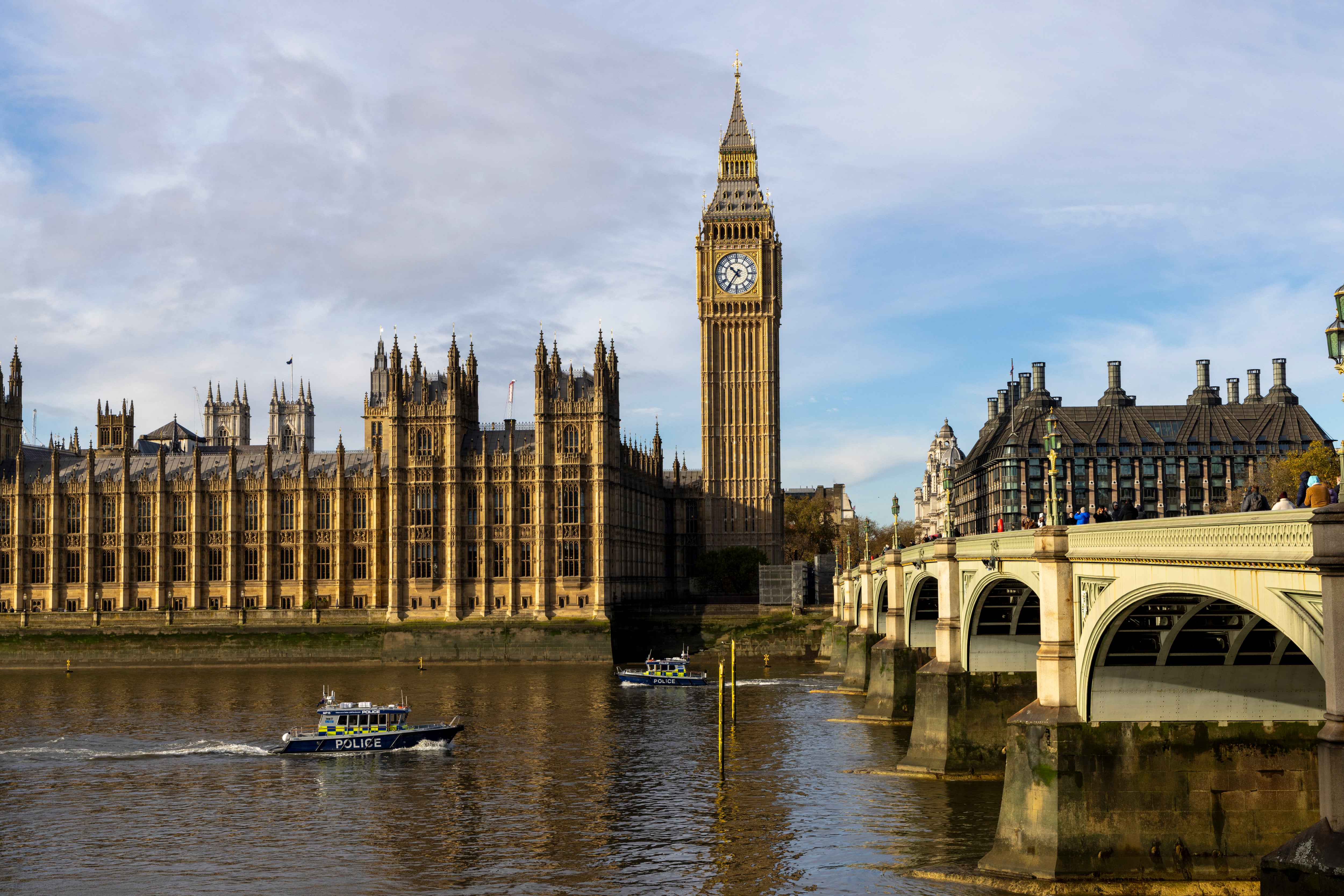 Vista panorámica del Palacio de Westminster, donde se encuentra el bar cerrado tras un supuesto caso de sumisión química.