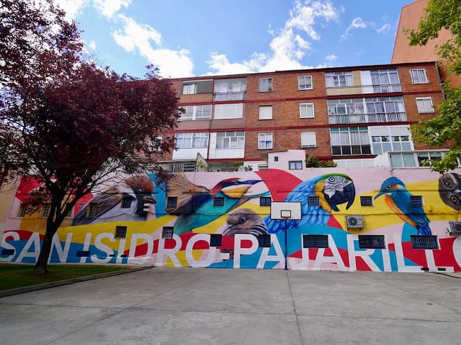 Uno de los murales en el Barrio de Pajarillos