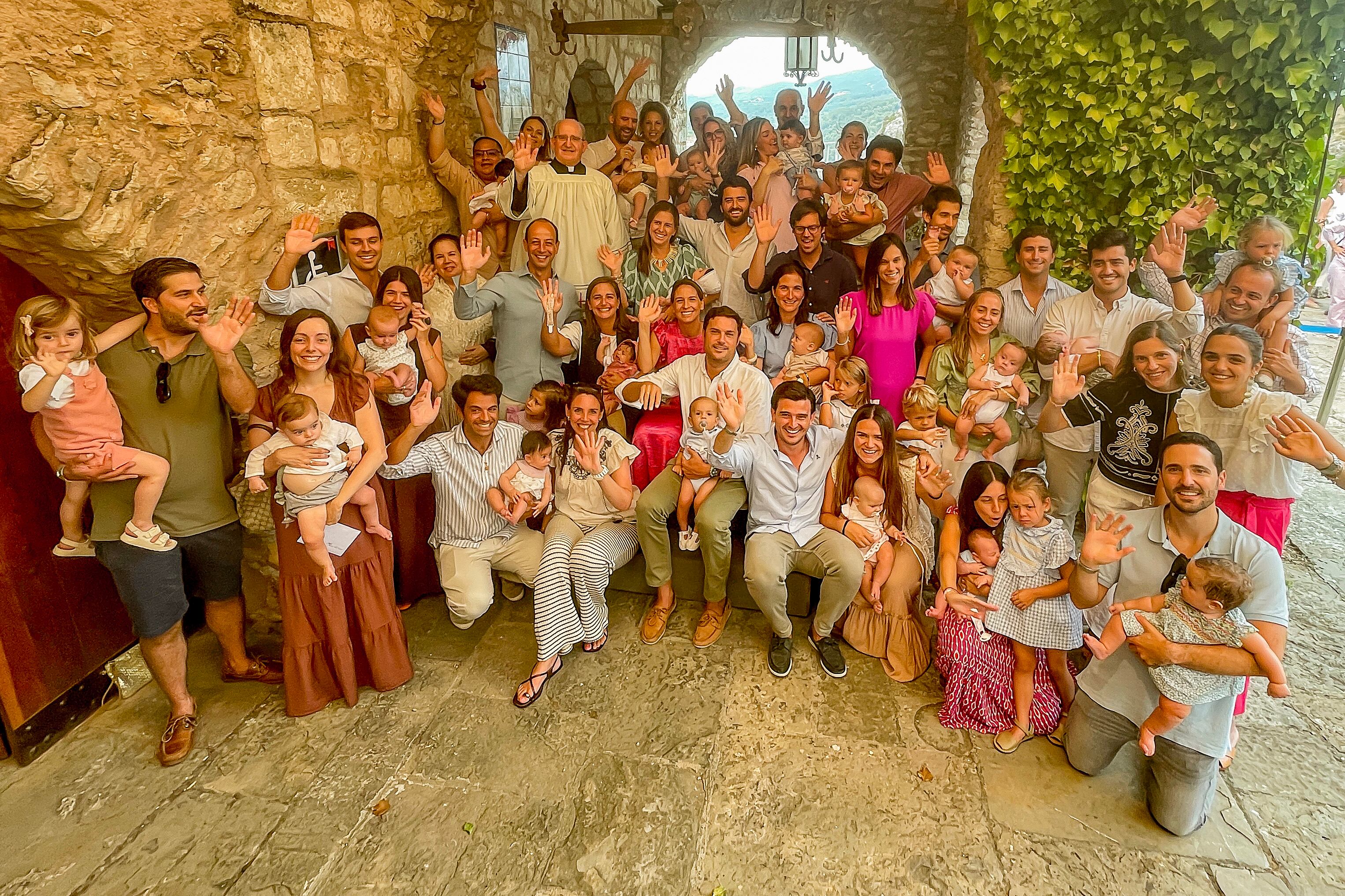 21 bebés presentados a la Virgen de Torreciudad en el día de su fiesta.