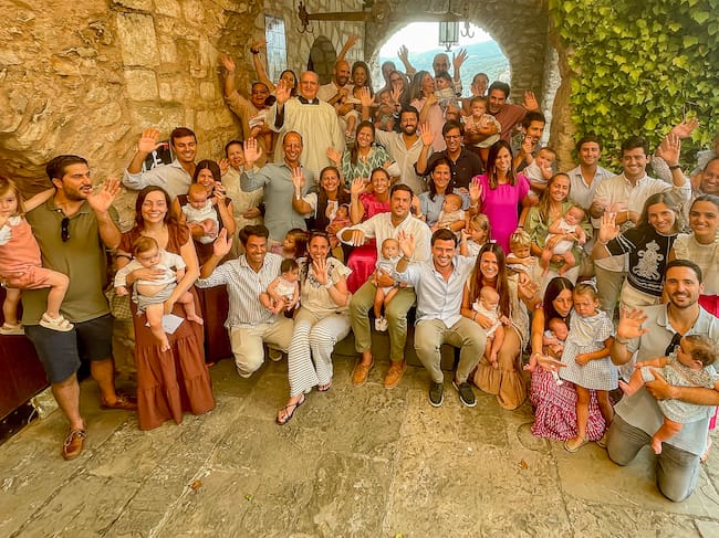 21 bebés presentados a la Virgen de Torreciudad en el día de su fiesta.