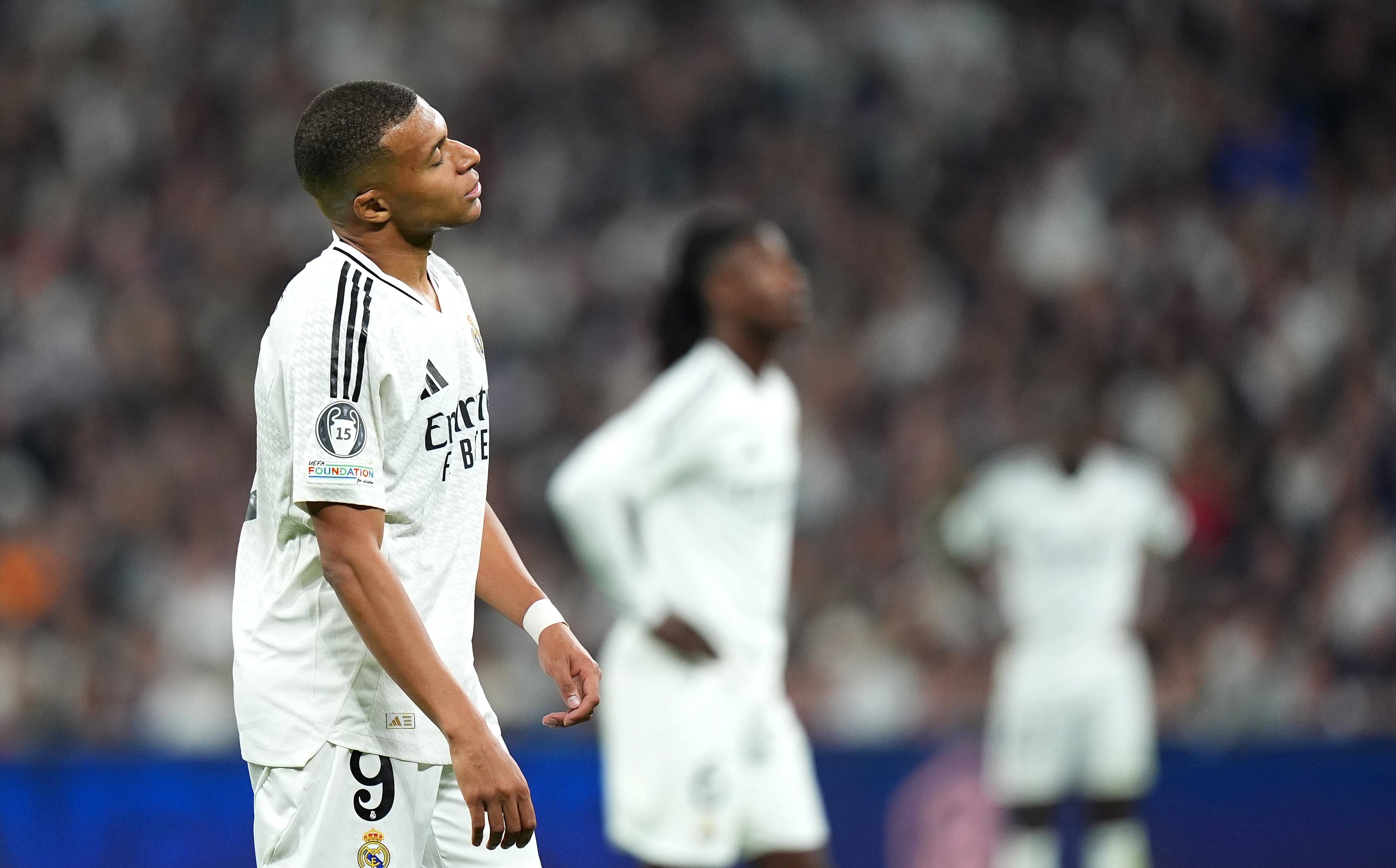 Mbappé se lamenta tras la derrota del Real Madrid