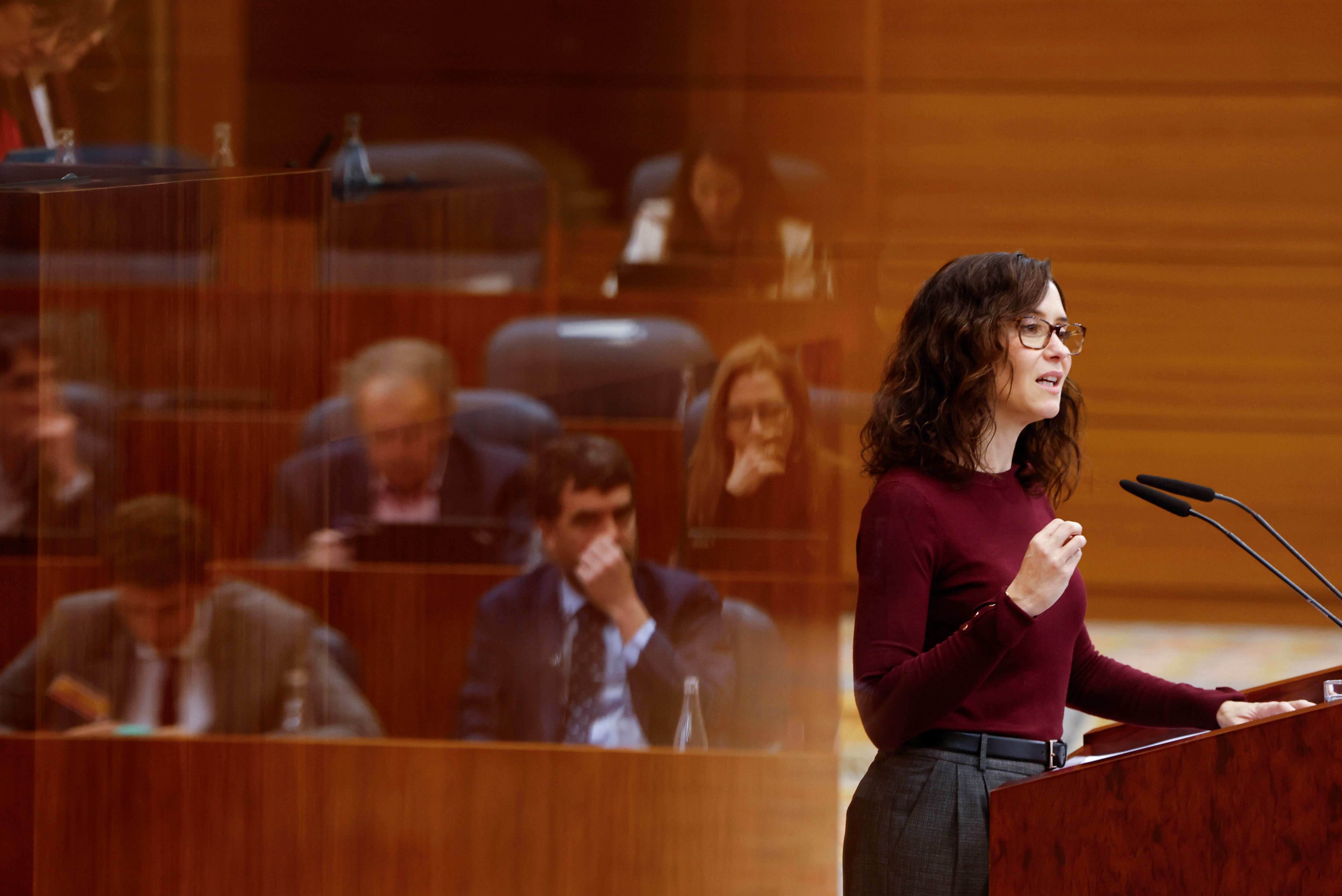 La presidenta de la Comunidad de Madrid, Isabel Díaz Ayuso, en una intervención desde el estrado ante el pleno que la Asamblea regional / Imagen de archivo