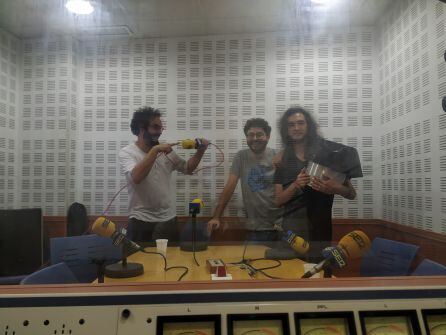 Youth Gutierrez, Maike Sun y Carlos León en Radio Córdoba