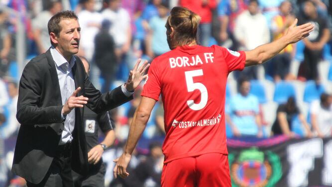 Ramis en su primer partido como entrenador del Almería en Segunda División en marzo de 2017.