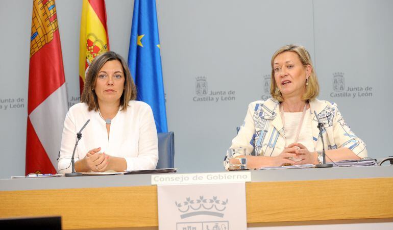 La portavoz, Milagros Marcos y la consejera de Economía, Pilar del Olmo durante la rueda de prensa posterior al consejo de Gobierno