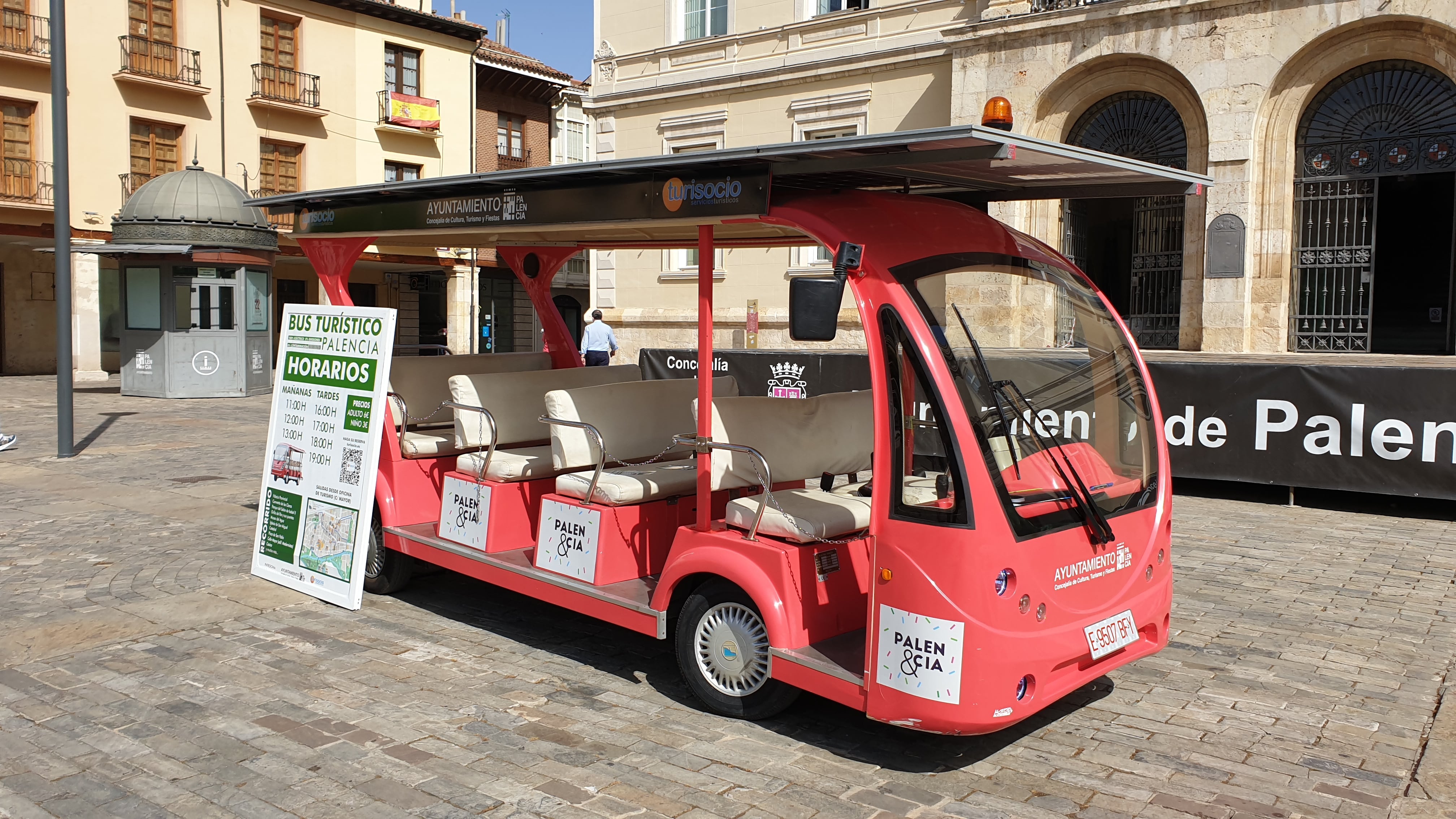 Palencia pone en marcha el primer minibús turístico 100% eléctrico y ofrecerá “ city tours guiados” para descubrir la ciudad