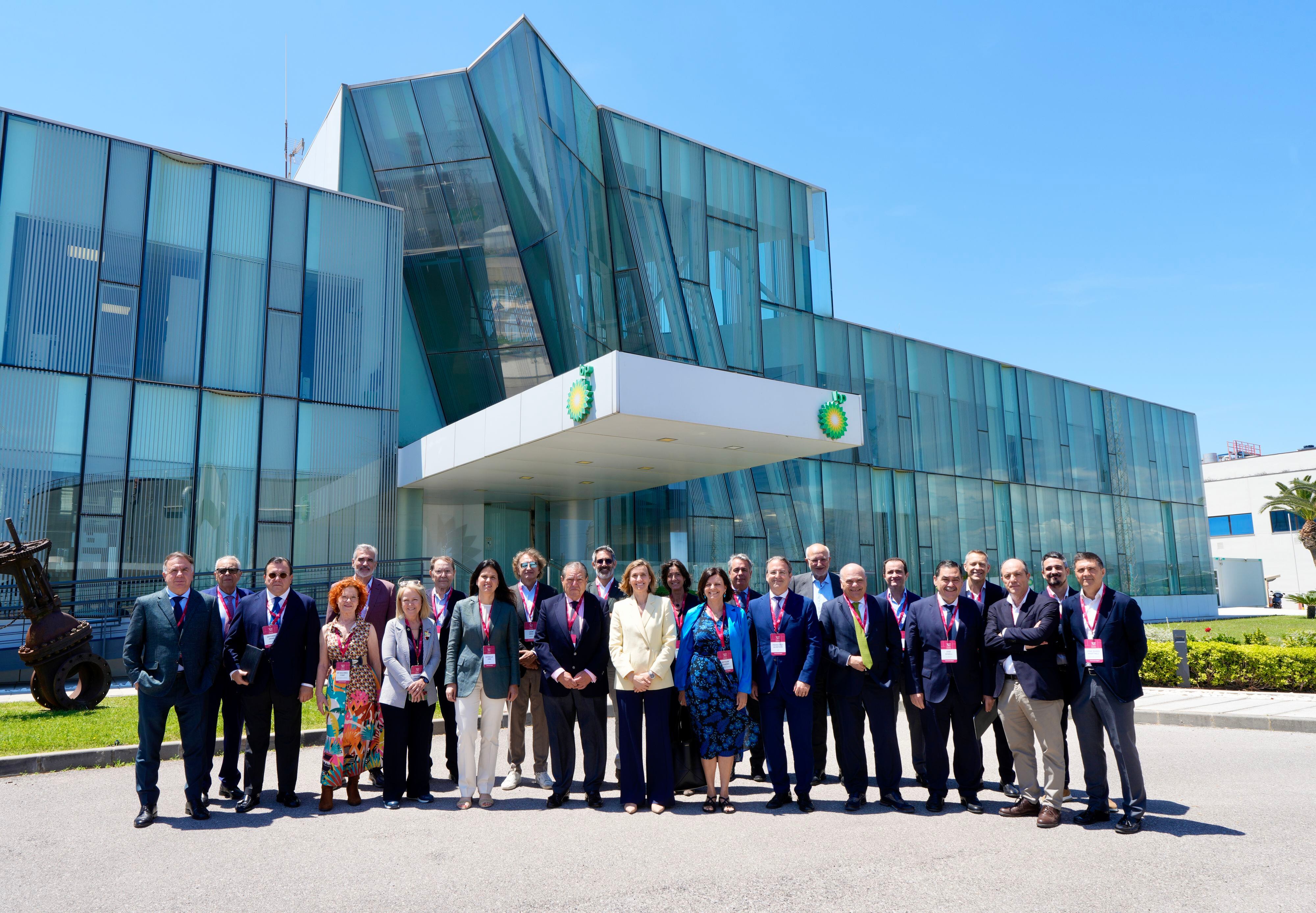 Junta Directiva en la refinería de bp Energía España en Castellón de la Asociación Valenciana de Empresarios (AVE)