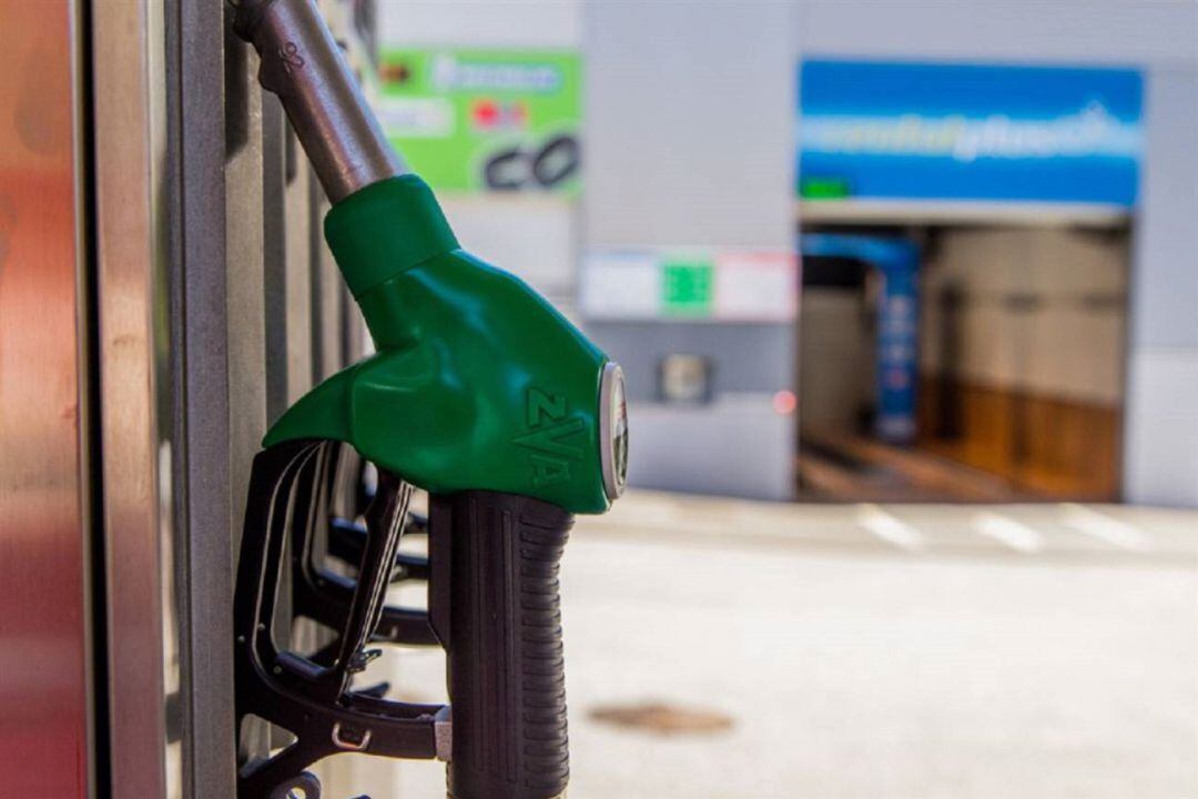 El ministre de Finances recorda que els diners de l'impost serviran per finançar la rebaixa del transport públic