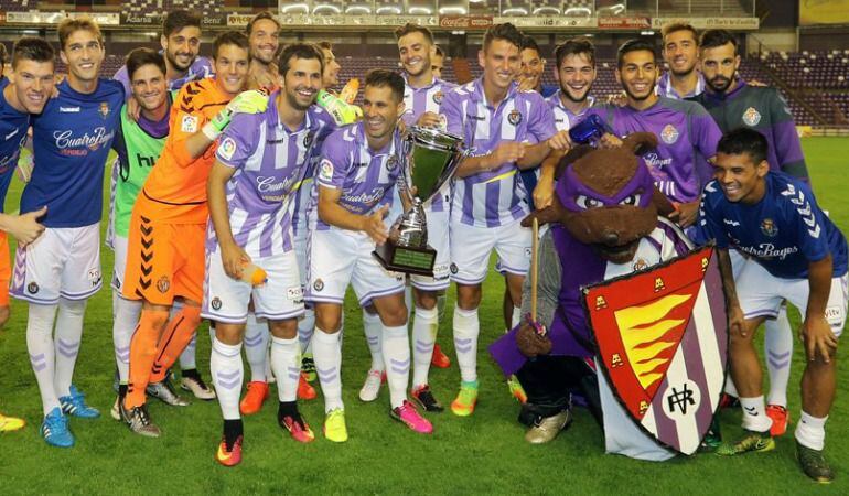 El Real Valladolid ganó su torneo al Alavés en la ronda de penaltis.
