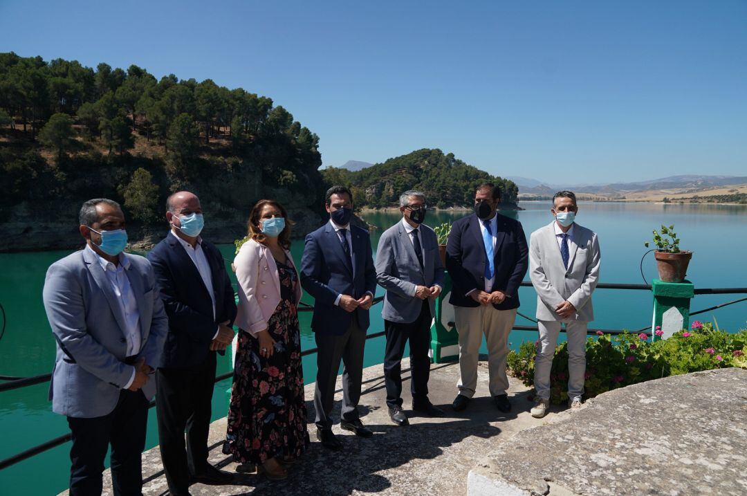 Acto institucional junto a la prensa del Conde del Guadalhorce en Málaga