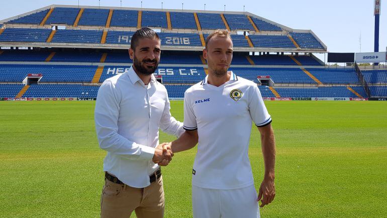 Pablo Íñiguez, junto a Javier Portillo