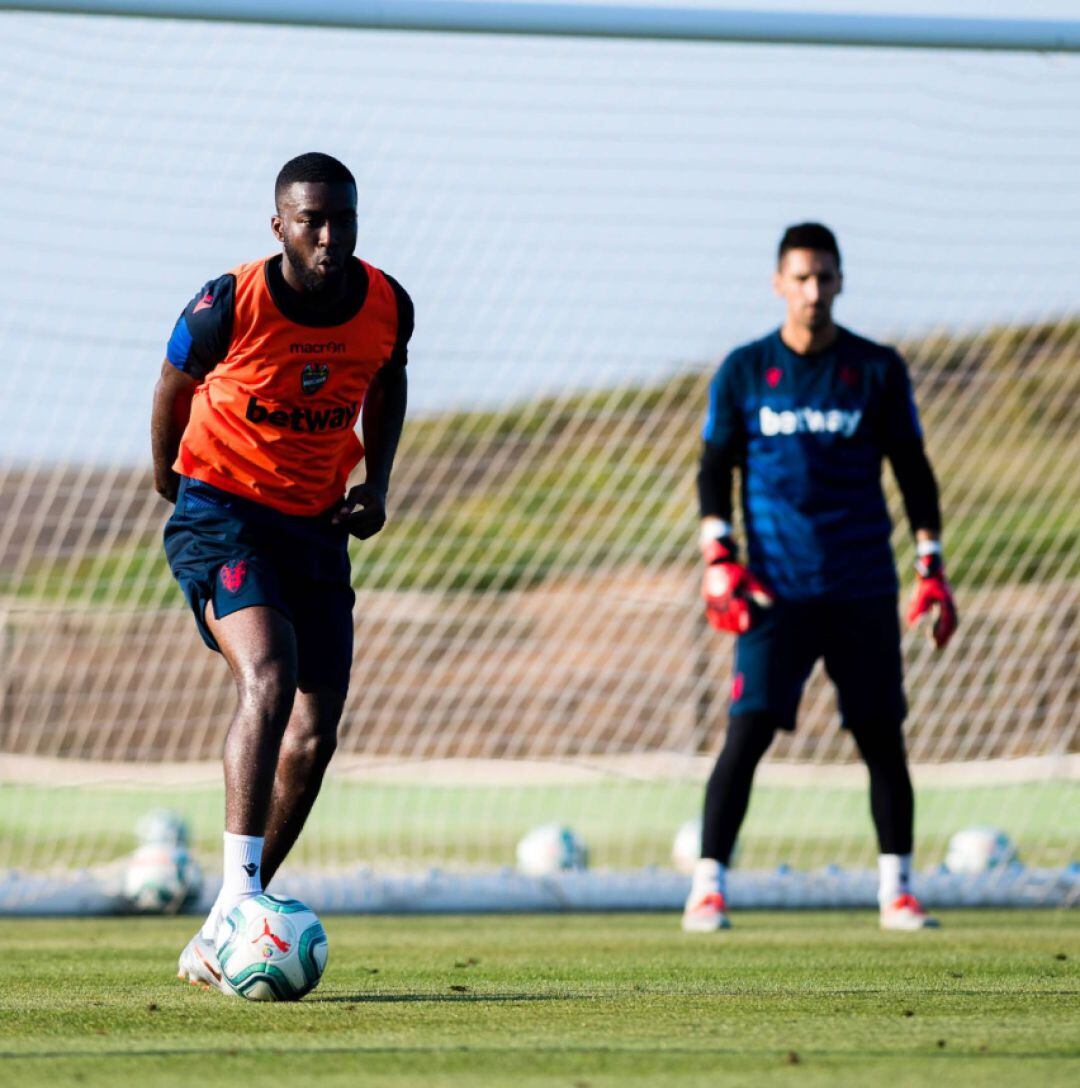 Moore, en la pretemporada del Levante 2019-20