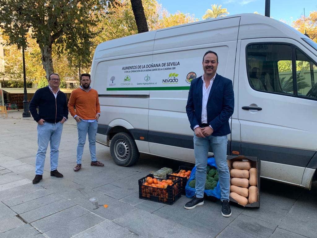 Álvaro Pallarés y Marcos Román de las marismas del Guadalquivir comenzando a descargar