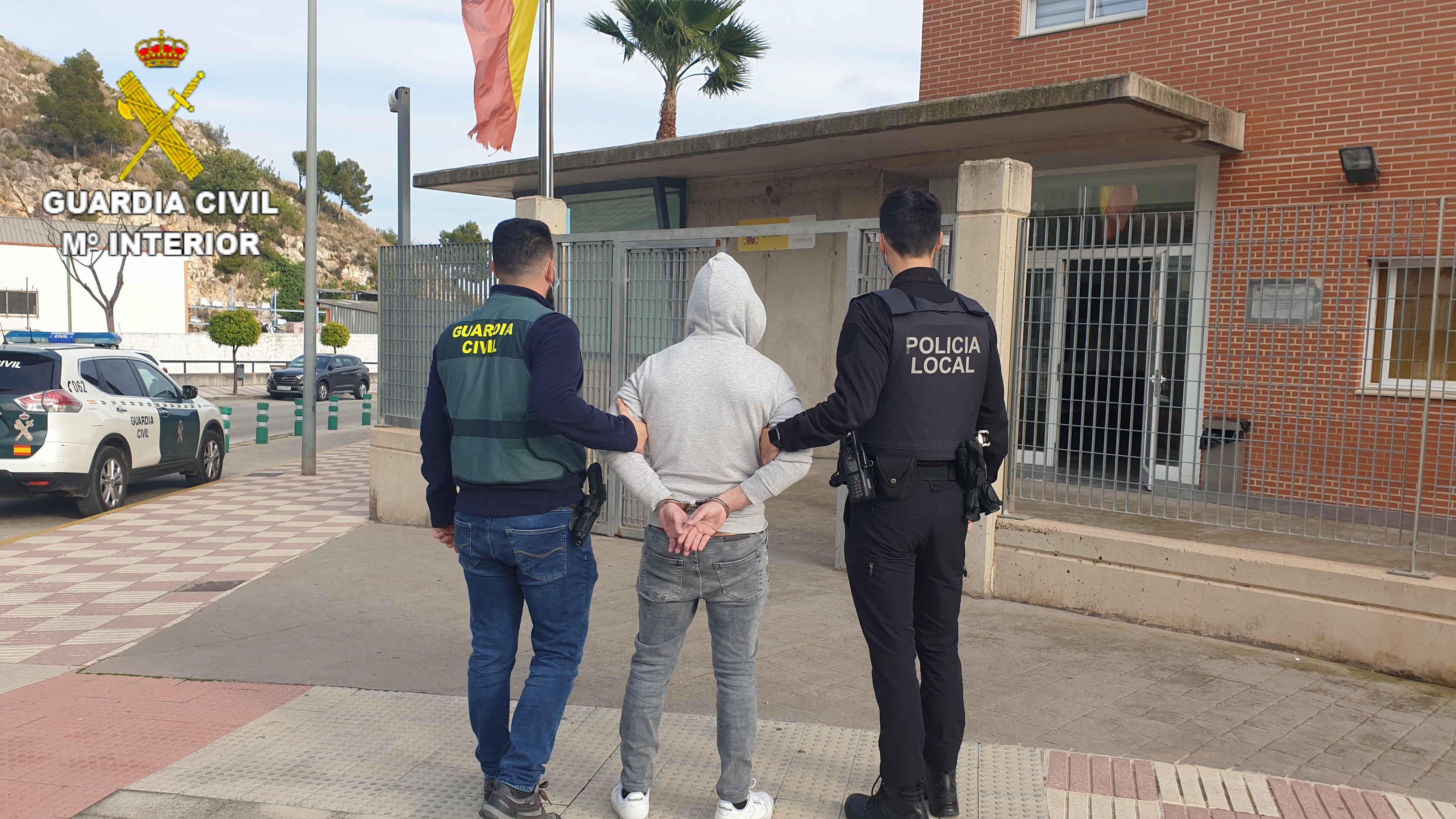 Detenido en Tavernes tras robar en 35 viviendas