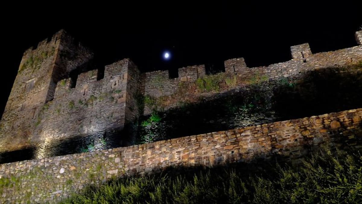 Ponferrada apaga un tercio del tiempo la iluminación de los monumentos y fuentes para sumarse al ahorro energético