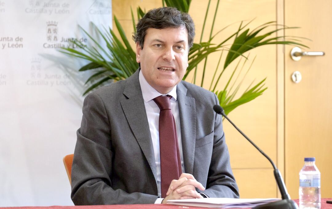 El consejero de Economía y Hacienda, Carlos Fernández Carriedo