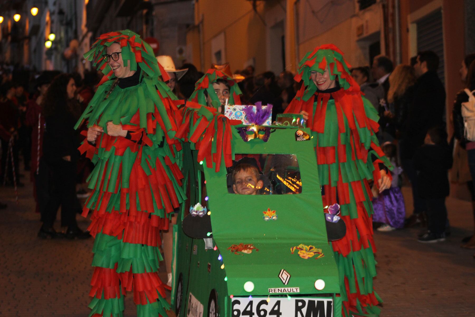 Els guanyadors de la millor disfressa, un túnel de rentat de cotxes molt origiinal