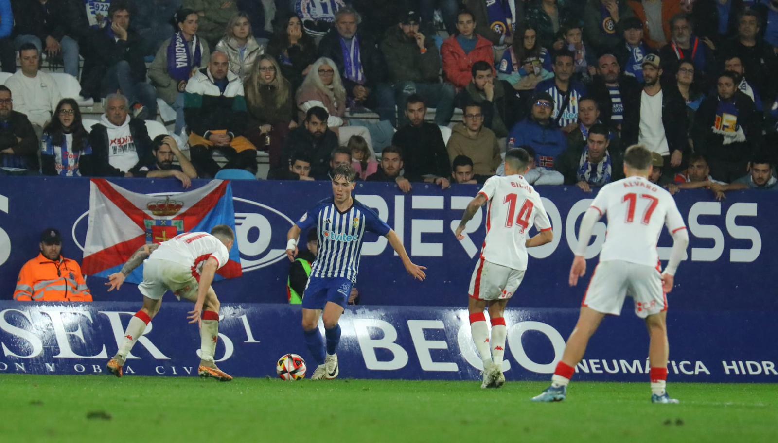 Cerdà demostró en la segunda mitad que tiene un sitio en el once titular de Iñigo Vélez