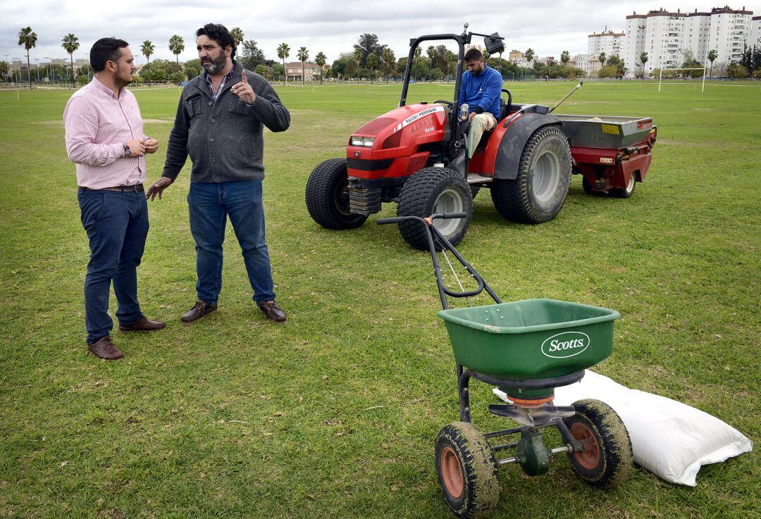 Jesús Alba supervisa los trabajos en la Pradera de Chapín