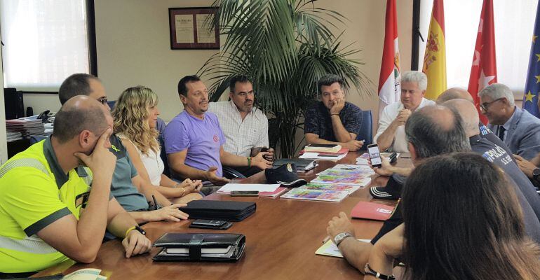 Reunión de la Junta de Seguridad presidida por el alcalde, Narciso Romero