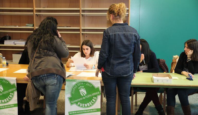 Vecinas de Fuenlabrada gestionando las Fuenbecas