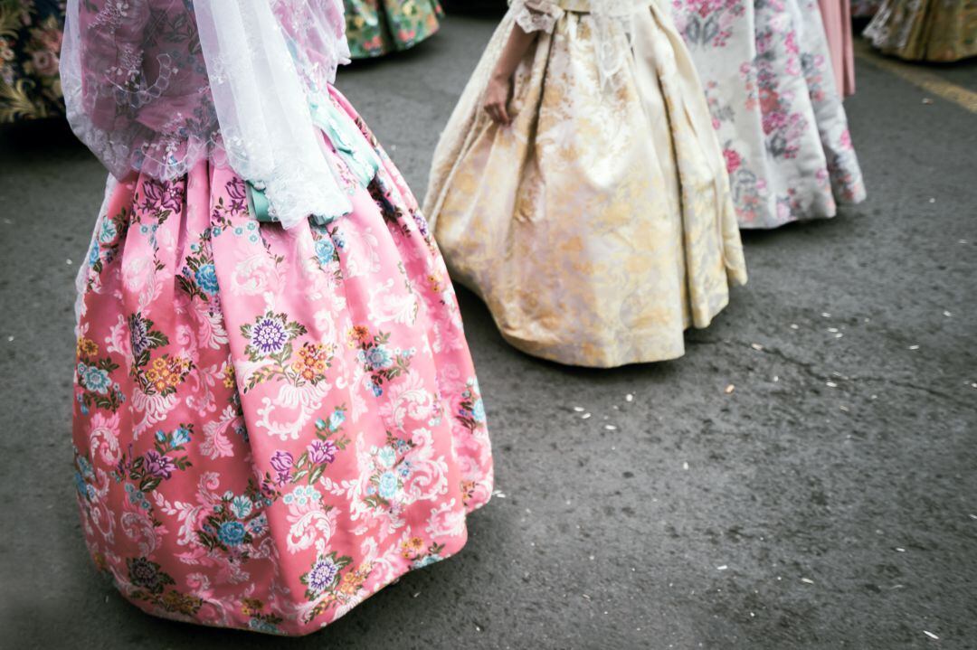 Falleras en un acto festivo 