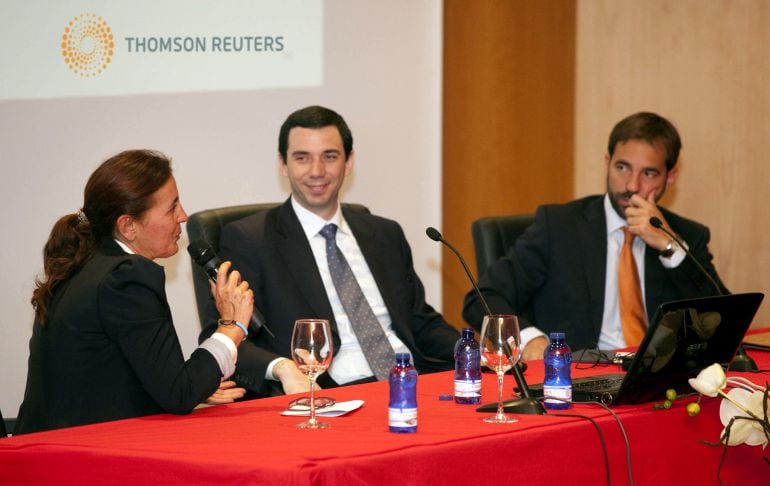  De izquierda a derecha: Montaña Benavides, presidenta de la Fundación Lex Nova; Adrian Fognini, director ejecutivo de la División de Derecho Civil Europeo de Thomson Reuters; y Daniel Tejada, director general de Lex Nova
 