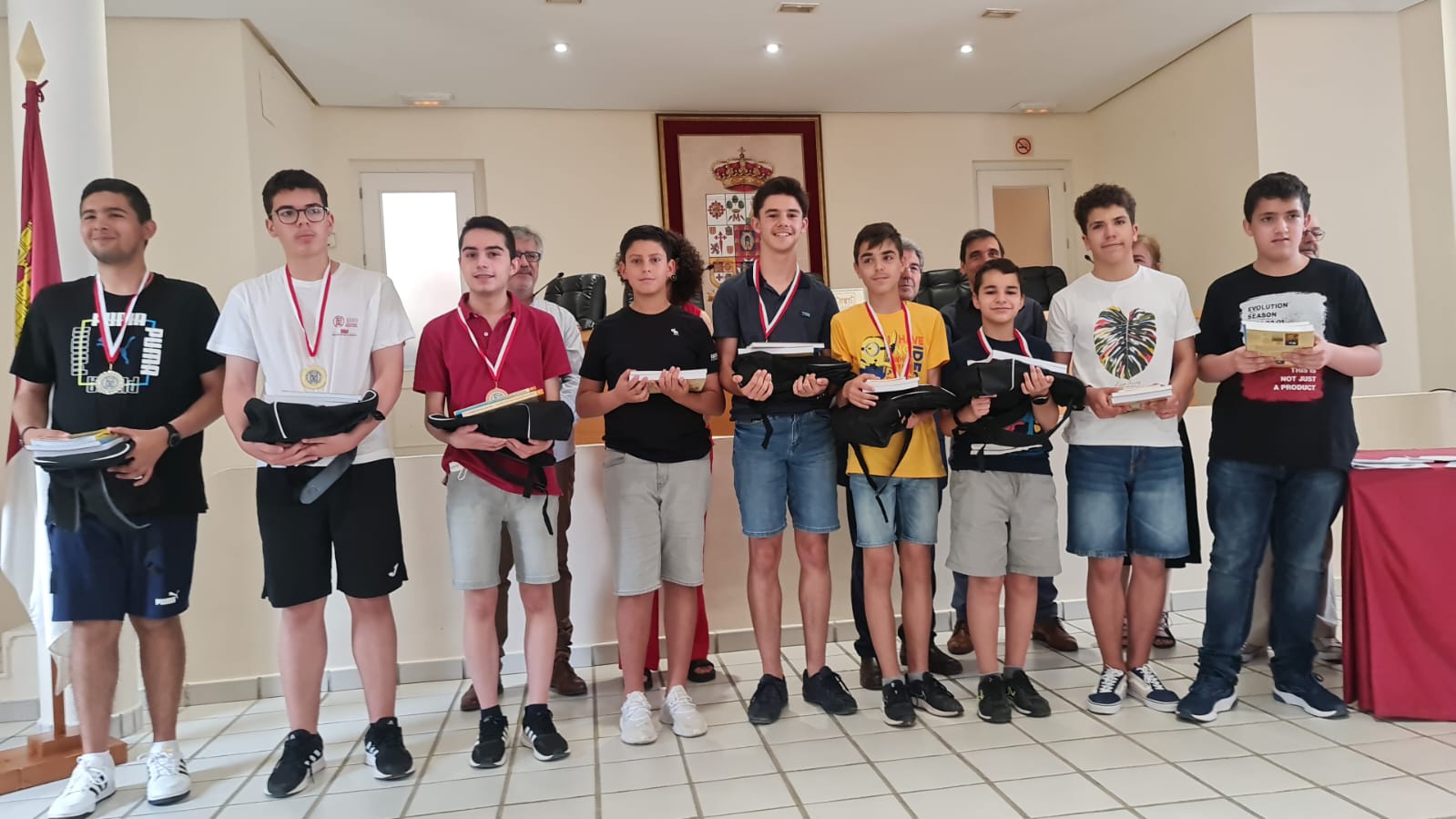 Seleccionados fase nacional. Los de Guadalajara son el 1º y el 7º empezando por la derecha