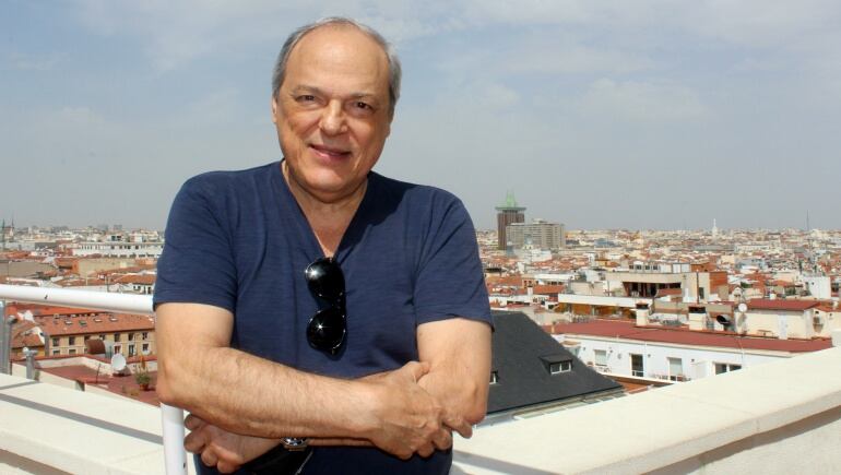 Toquinho posa en la terraza de la de la Cadena SER.