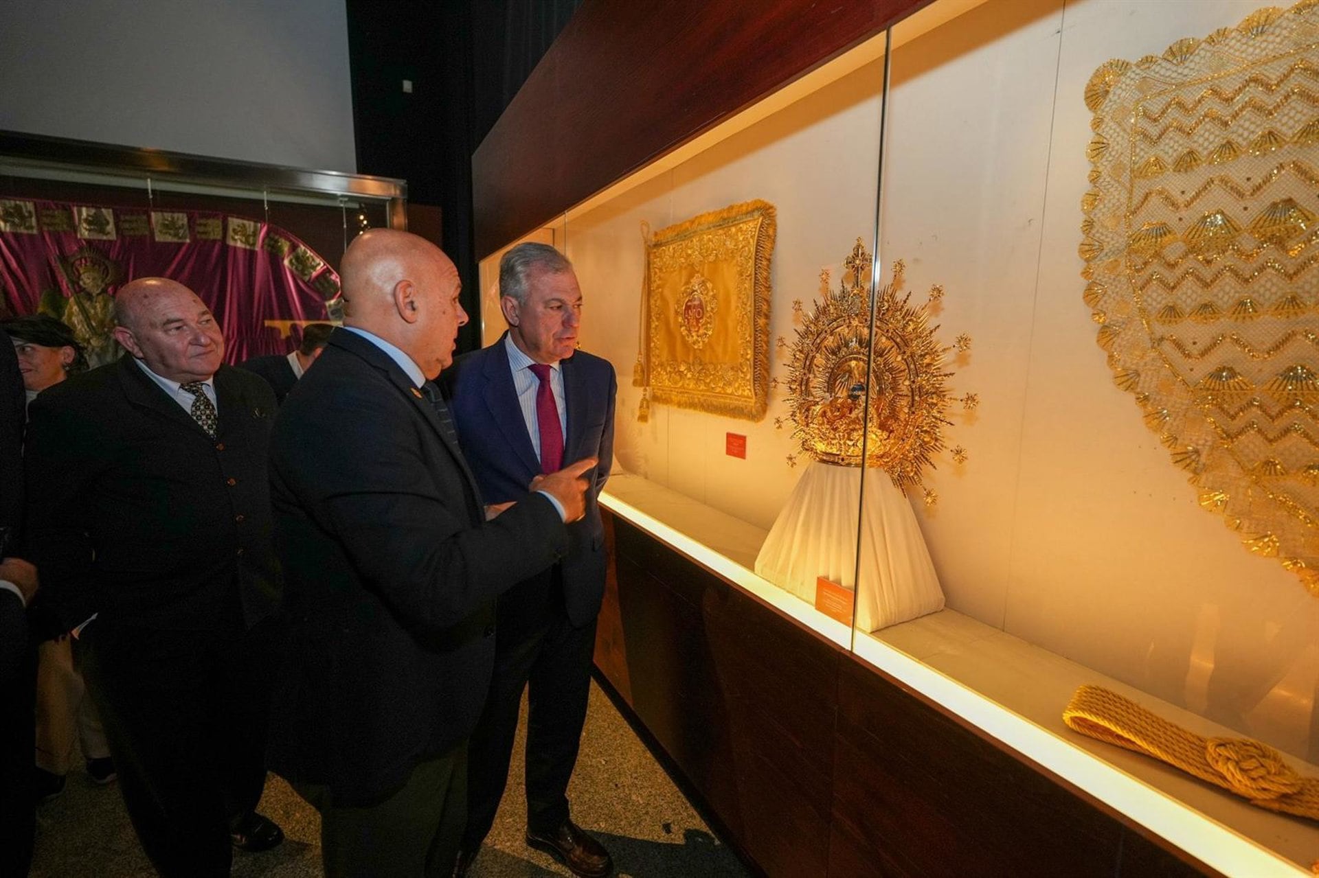 13/11/2025 El alcalde de Sevilla inaugura la muestra de arte sacro 'Sevilla Fecit' en la Casa Consistorial.
POLITICA ANDALUCÍA ESPAÑA EUROPA SEVILLA
AYTO.DE SEVILLA