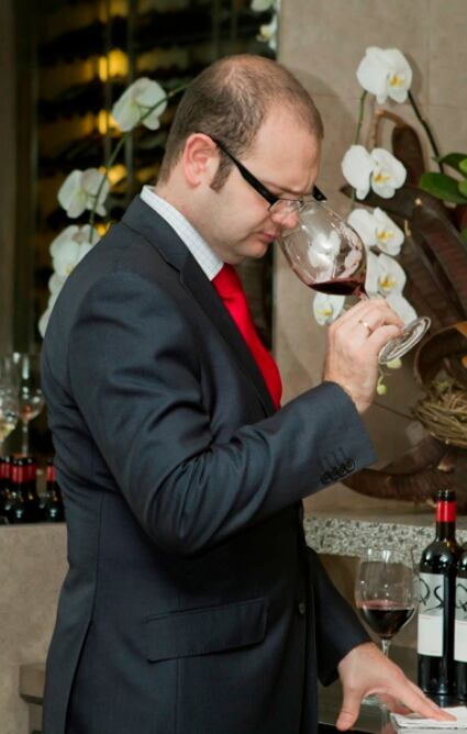 "Pensó qué vinos le gustaban, para un mercado tan complicado como el de Catar, y por suerte se ha acordado de nuestros Terras Gauda y Pittacum".