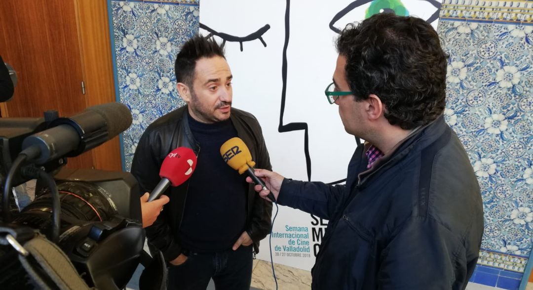 El director de cine Juan Antonio Bayona, antes de participar en la clase magistral en la Universidad de Valladolid