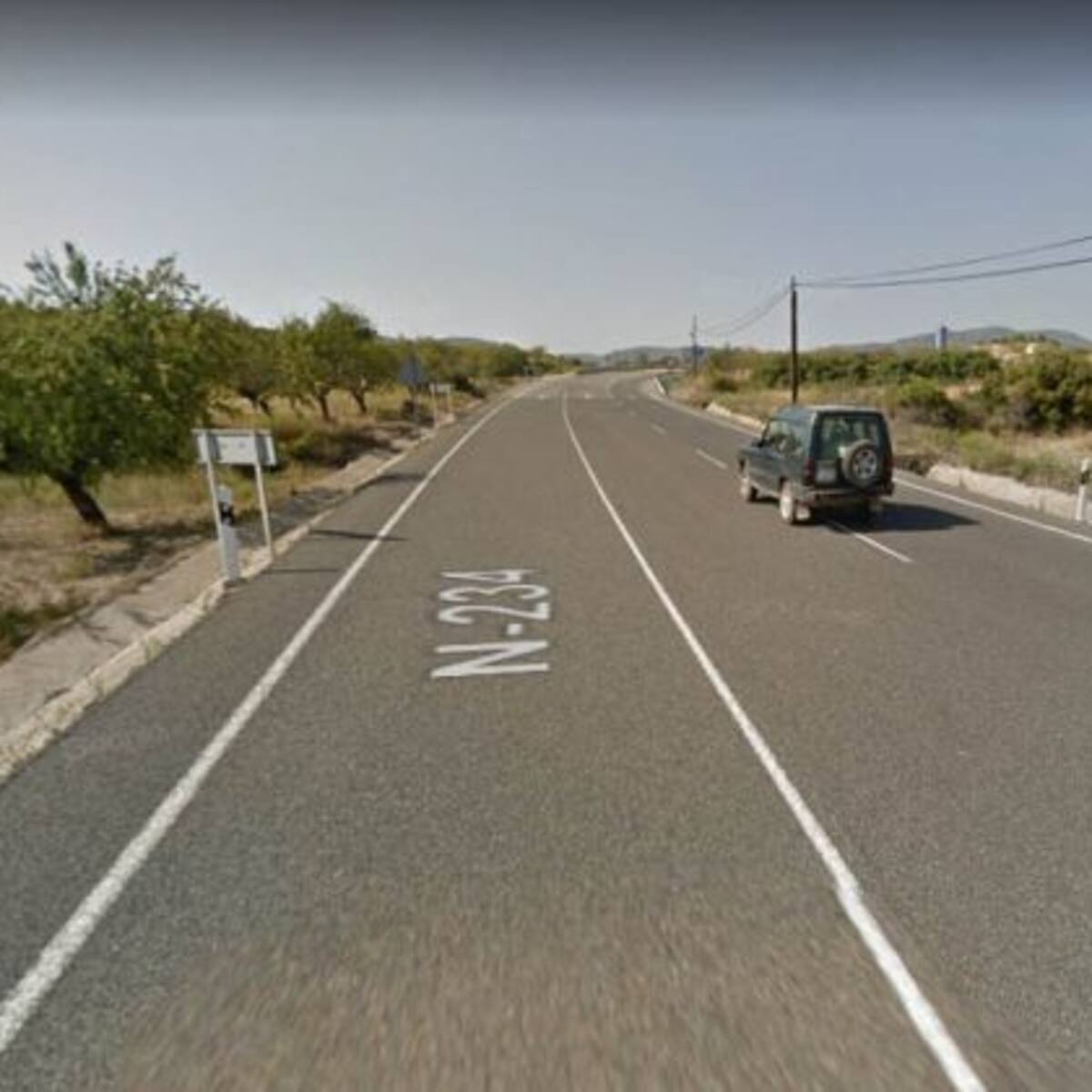 Muere un ciclista arrollado por un camión en la N-234 en Barracas