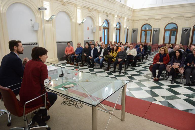 Entrega de las resoluciones de los planes de empleo de la Junta a 71 ayuntamientos de la provincia de Granada