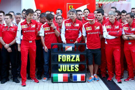 El equipo de Ferrari muestra su apoyo a Jules Bianchi