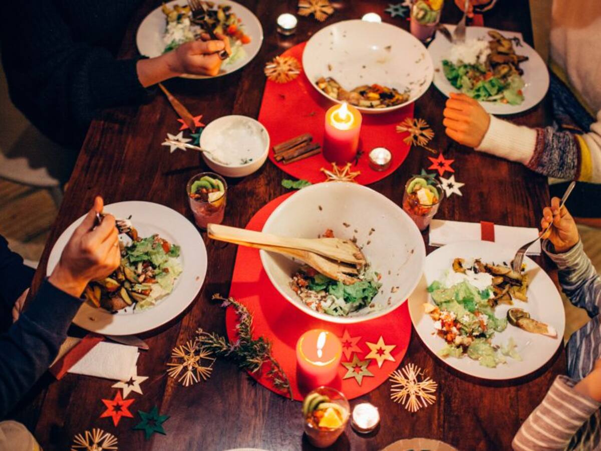 Cómo tendremos que comportarnos en las cenas de Navidad según una experta en medicina preventiva