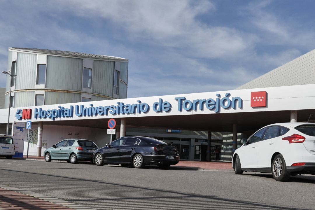 Inmediaciones del Hospital Universitario de Torrejón de Ardoz, Madrid (España), a 1 de octubre de 2020. Aparte de Madrid capital, Torrejón de Ardoz es uno de los nueve municipios madrileños que cumplen los criterios fijados – índice de contagiados por COVID-19- para que se apliquen las restricciones de movilidad impuestas por una orden ministerial publicada hoy en el BOE. 