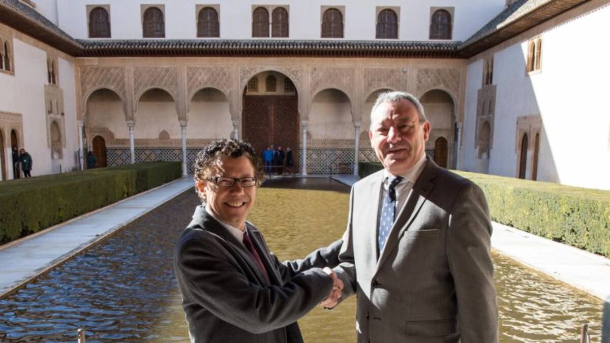"Los barcos de Motril atracan en el Patio de los Leones"
