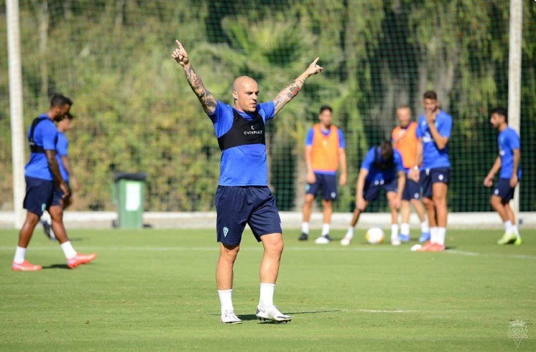 Jorge Pombo es uno de los jugadores que no entra en los planes del entrenador cadista.