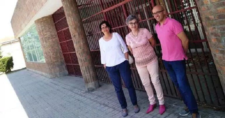 Henar Alonso, Montserrat Barcenilla y Alberto López, concejales de IU en el Ayuntamiento de Ávila. Foto de archivo