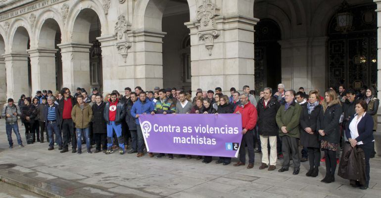 Minuto de silencio de la corporaci&oacute;n municipal de A Coru&ntilde;a contra la violencia machista