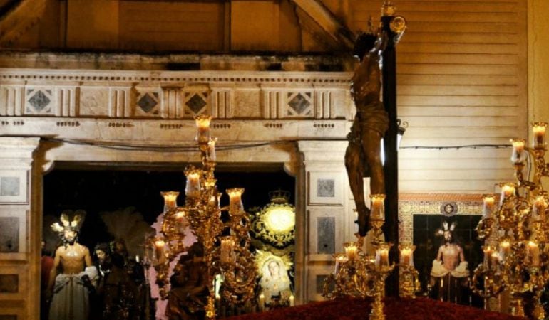 El Cristo de la Expiración del Museo ante la capilla de Jesús Despojado el pasado Lunes Santo