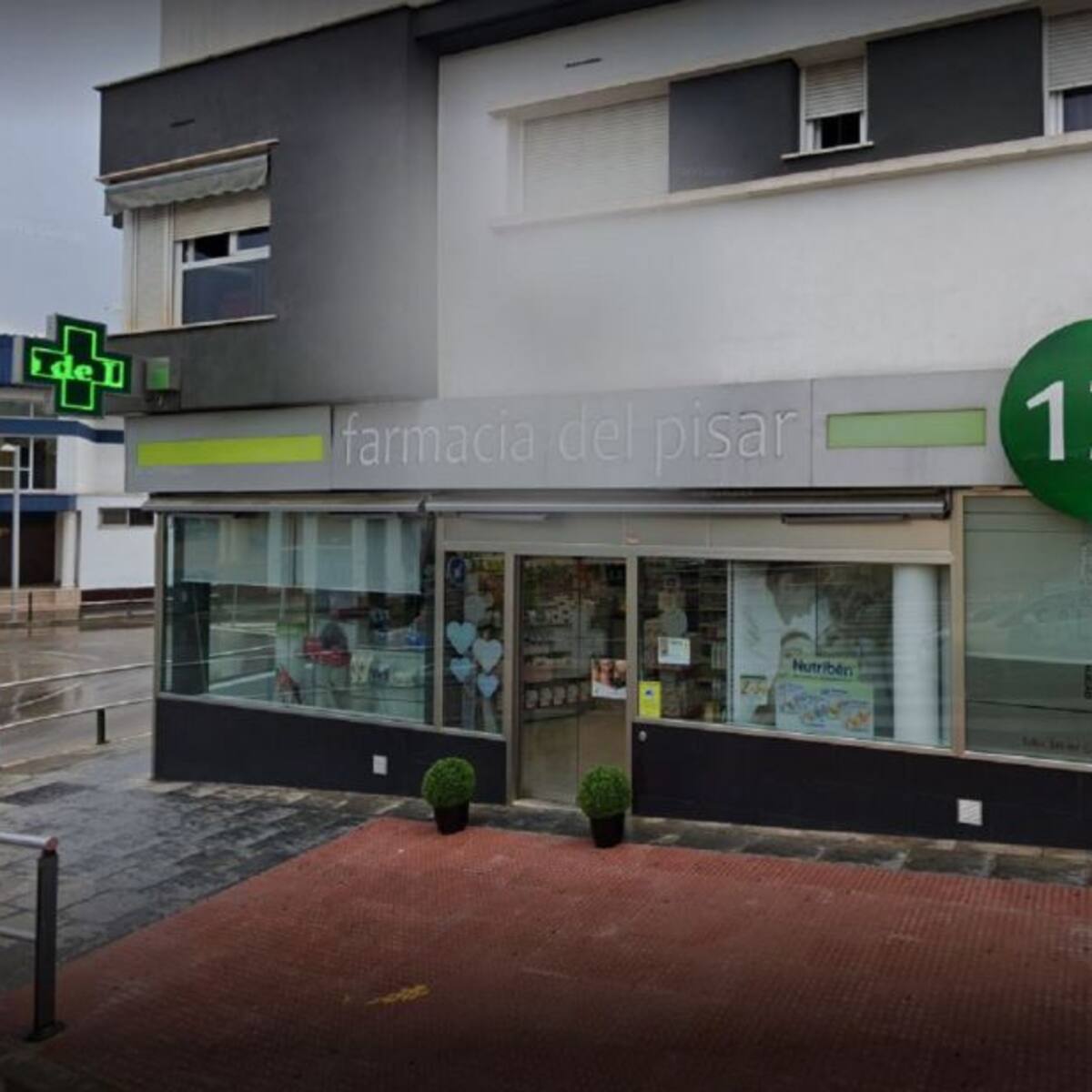 Atracan una farmacia de Linares