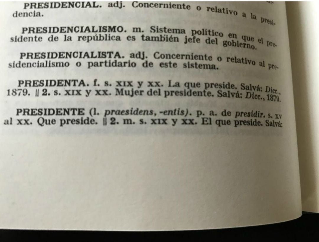 Imagen de la página del diccionario con el significado de presidenta.