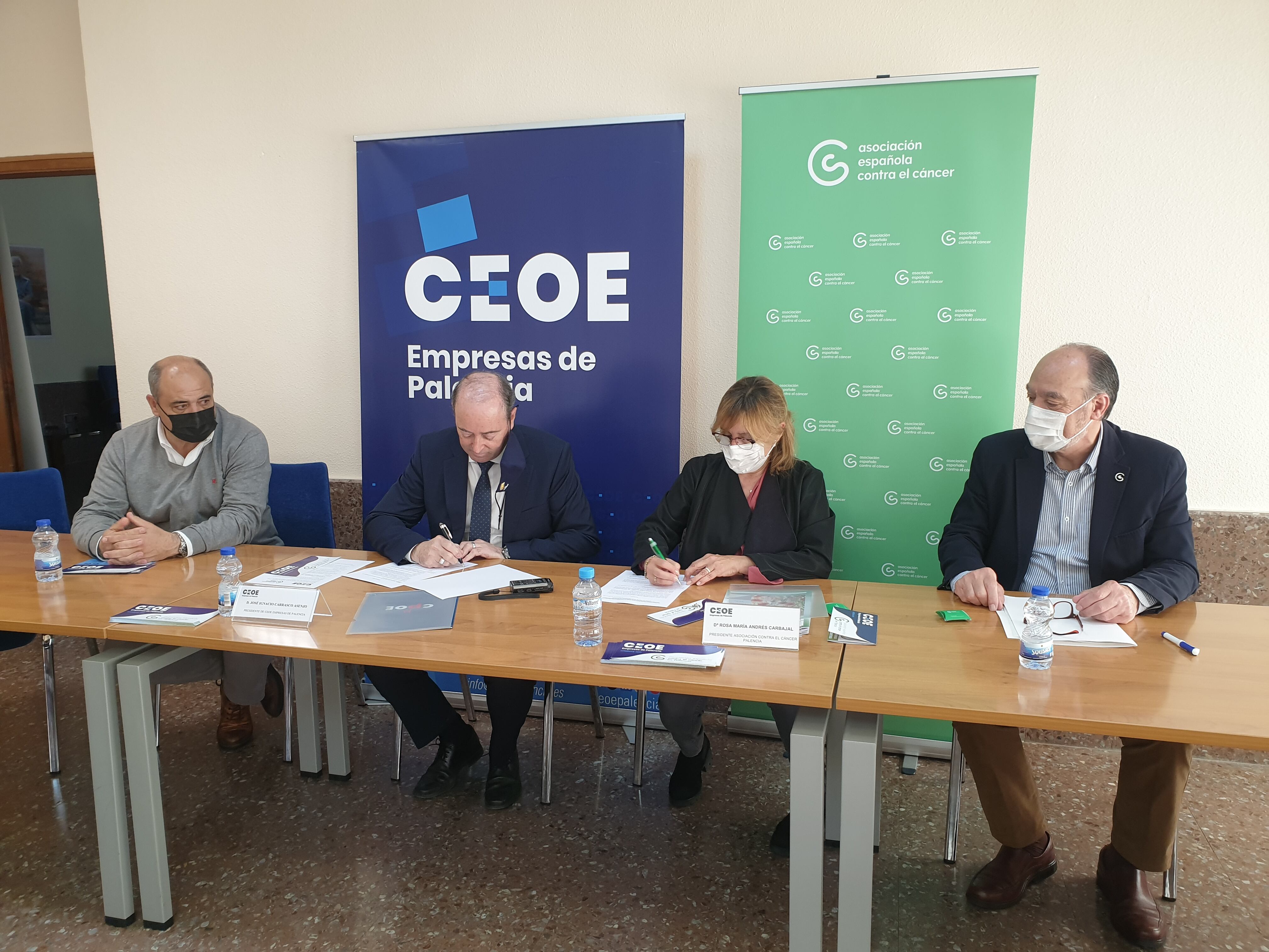 Firma del convenio de colaboración entre CEOE Empresas Palencia y la AECC de Palencia