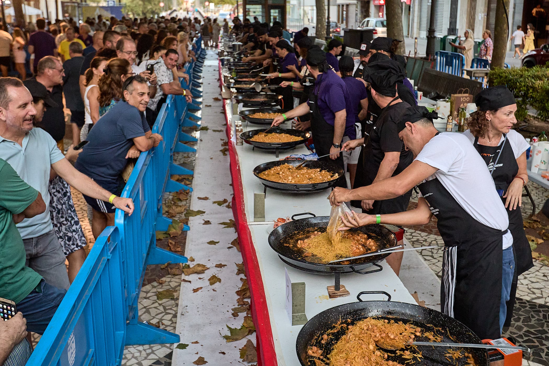 Imagen de archivo de la edición anterior del Concurso Amateur de Fideuà de Gandia.