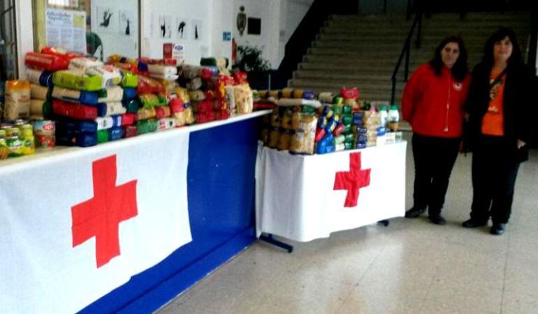 La recogida de alimentos se enmarca en la campaña 'SER Solidarios-Pinto'