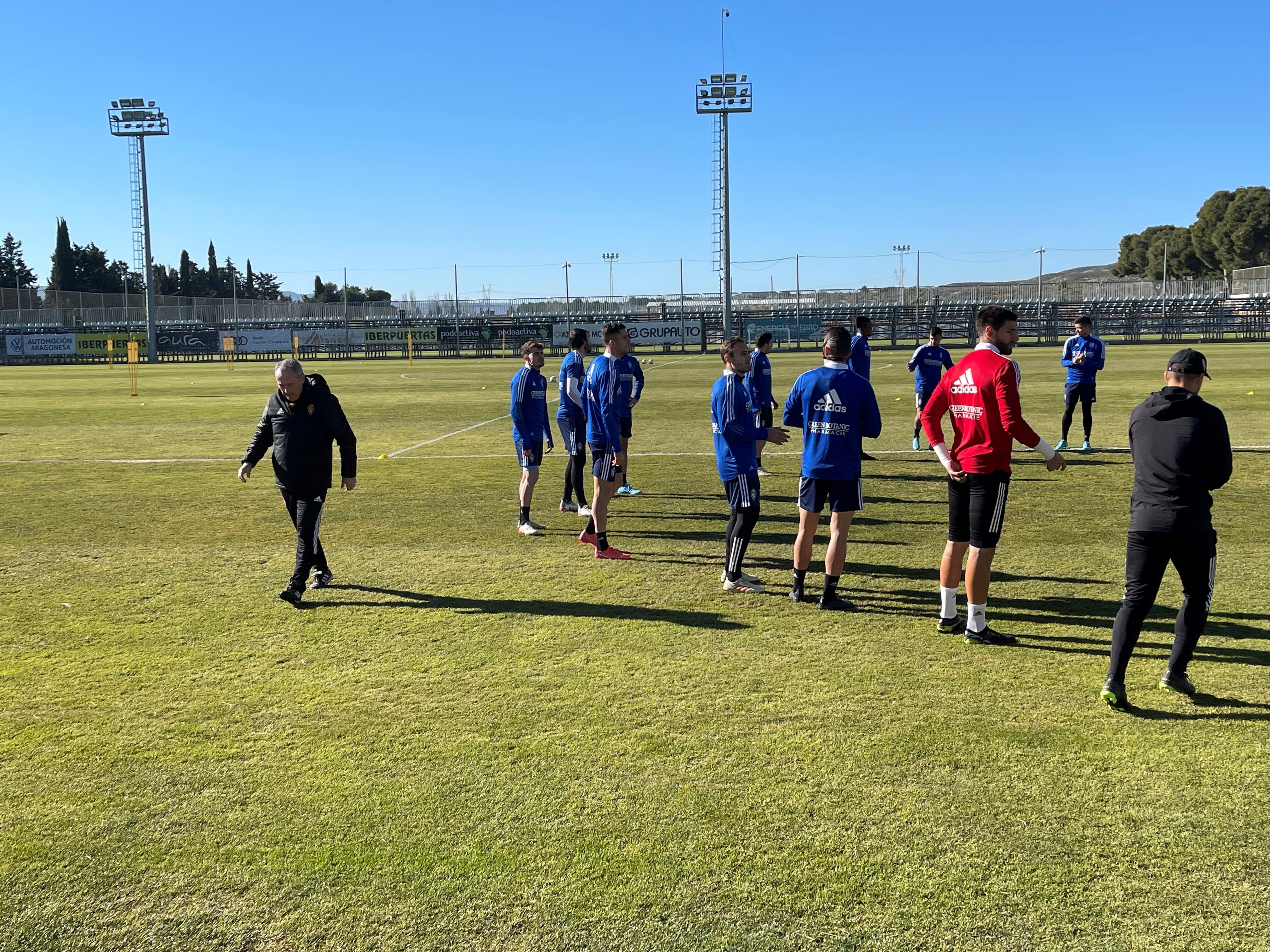 JIM y sus jugadores han preparado el partido en la Ciudad Deportiva