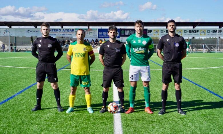 Capitanes del Atlético de Tomelloso y del CD Marchamalo